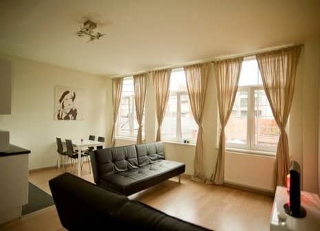 Bright and quiet furnished studio
